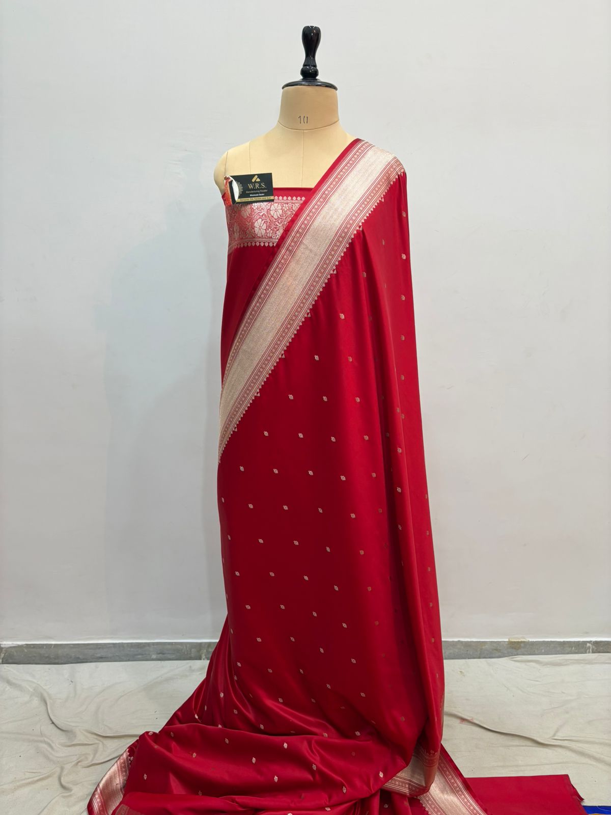 Red mushru banarasi silk saree lite copper