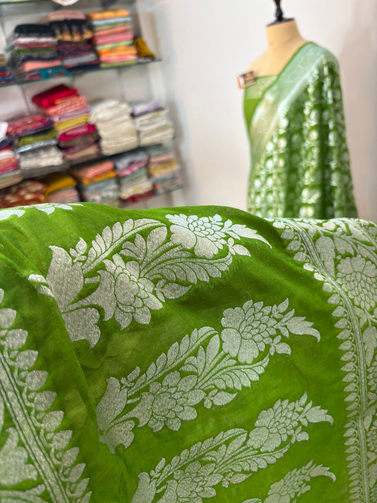 mehand  katan  georgette  banarasi  silk  saree  flower  jaal