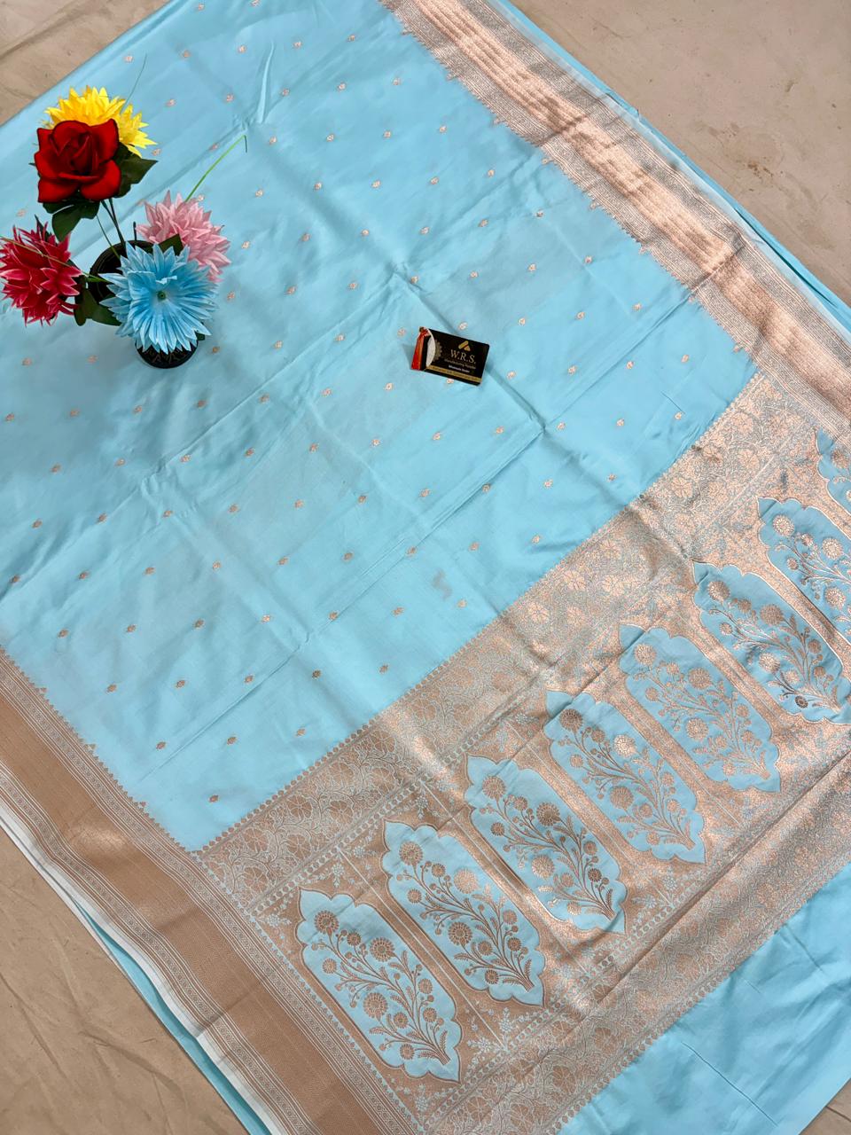 Lite  firozi  mushru  banarasi  silk  saree  very  soft  lite  copur   zari