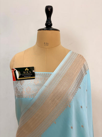 Lite  firozi  mushru  banarasi  silk  saree  very  soft  lite  copur   zari