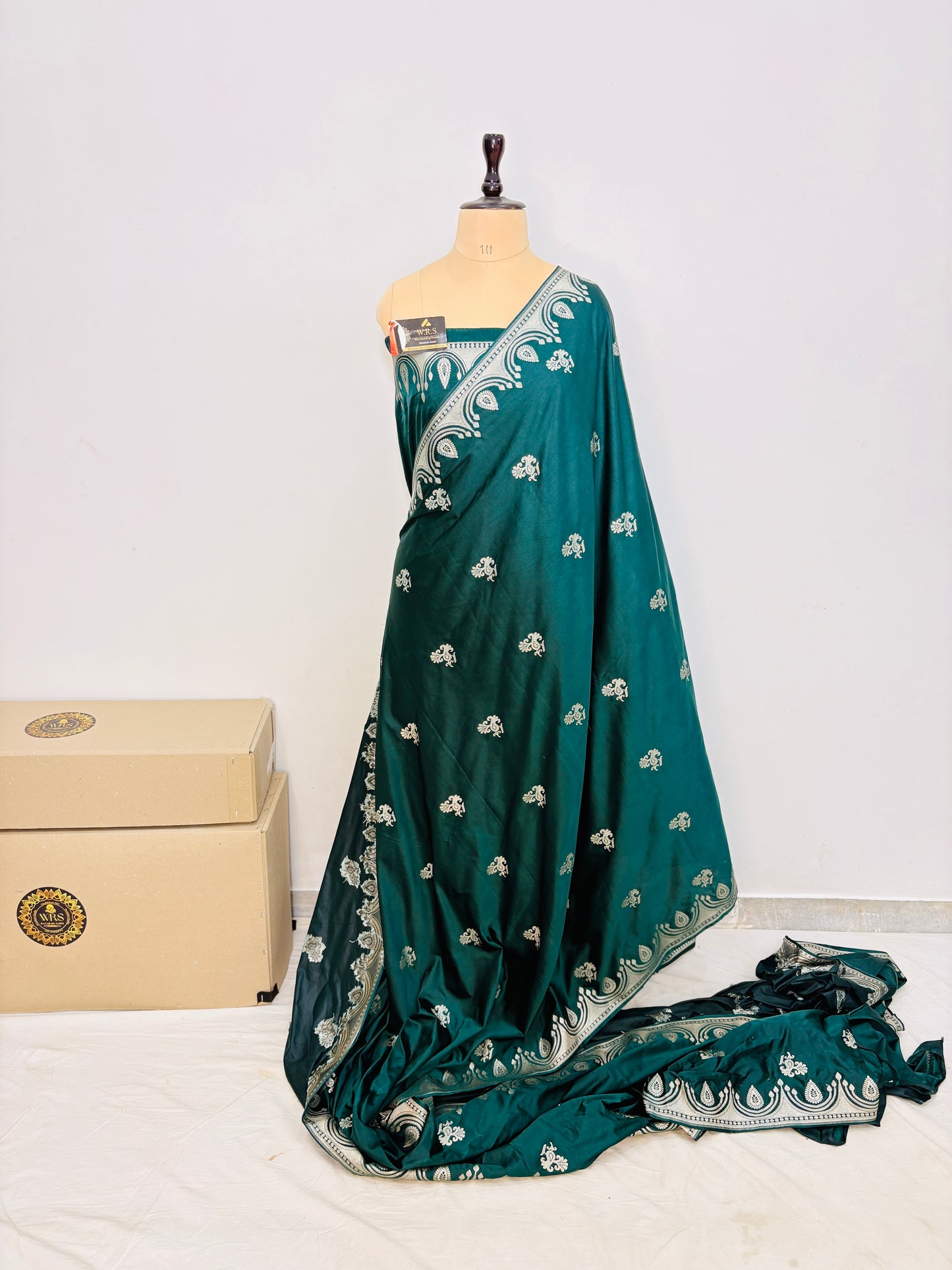 Premium Bottle Green Katan Mashru Silk Banarasi Saree – Traditional Jacquard Zari Weaving