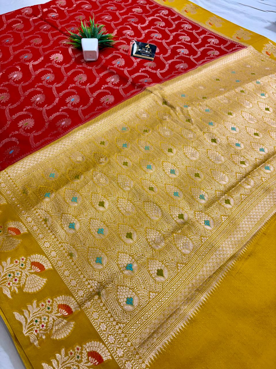 Premium Red Viscose Jacquard Saree – Elegant Floral Zari Weaving