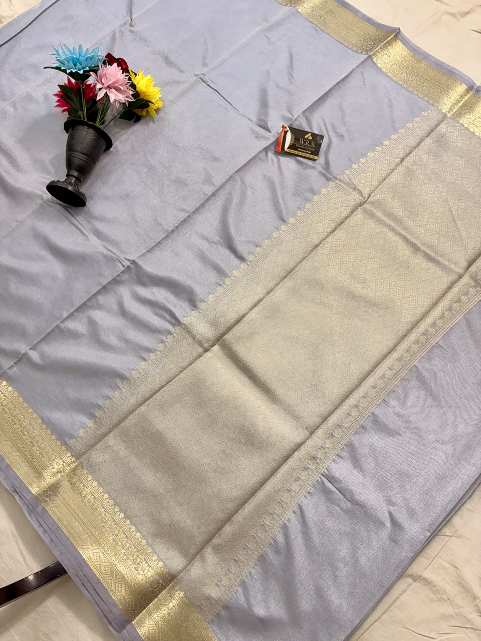 Silver Grey Chiniya Silk Banarasi Saree – Soft, Elegant & Traditional