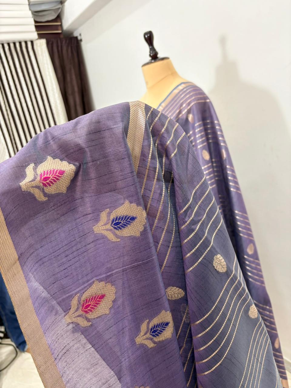 Grey Salab Buta Banarasi Silk Saree with Jacquard Work